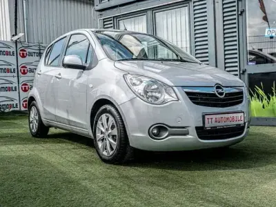 Usado Opel Agila Edition 94 HP (69 kW) 2013 Prateado Citadino