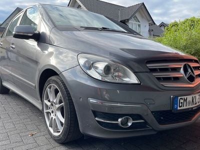 Mercedes B200