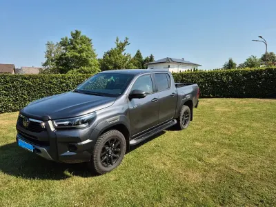 Gebraucht Toyota HiLux 204 PS (150 kW) 2025 Grau Pickup