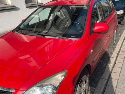 Gebraucht Hyundai i30 107 PS (78 kW) 2009 Rot Kombi