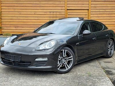 Porsche Panamera 4S