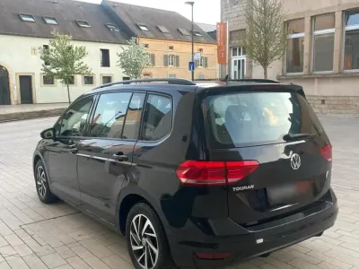 Gebraucht VW Touran 2018 Schwarz Van / Kleinbus