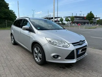 Gebraucht Ford Focus 125 PS (91 kW) 2013 Silber Limousine