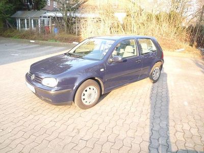 Blau Gebraucht 1999 VW Golf IV Kleinwagen | 3.800 € (Fairer Preis)