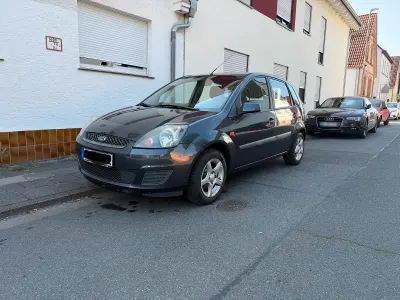 Gebraucht Ford Fiesta 69 PS (50 kW) 2007 Grau Kleinwagen