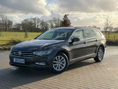 Gebraucht VW Passat 150 PS (110 kW) 2022 Grau Kombi