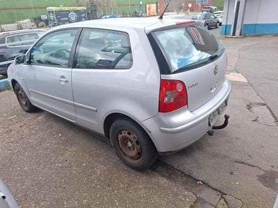 Gebraucht VW Polo Comfortline 54 PS (39 kW) 2004 Silber Kleinwagen