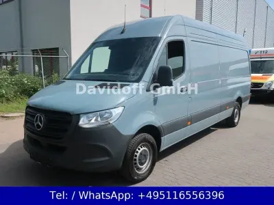 Gebraucht Mercedes Sprinter 150 PS (110 kW) 2024 Blau Van
