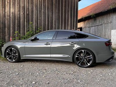Grau Gebraucht 2022 Audi A5 Sportback S-Line Kleinwagen | 35.999 € (Teuer)