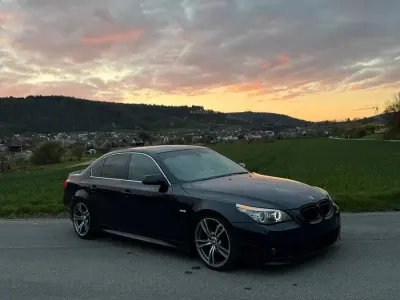 Gebraucht BMW 530 Basis 235 PS (172 kW) 2007 Blau Limousine