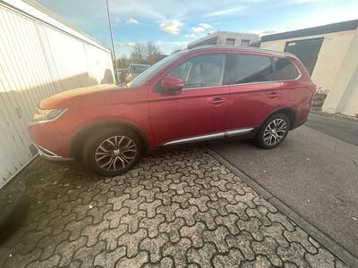 Rot Gebraucht 2017 Mitsubishi Outlander SUV | 17.300 € (Fairer Preis)