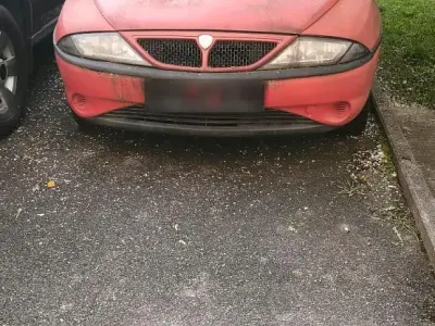 Gebraucht Lancia Ypsilon 54 PS (39 kW) 1998 Rot Kleinwagen