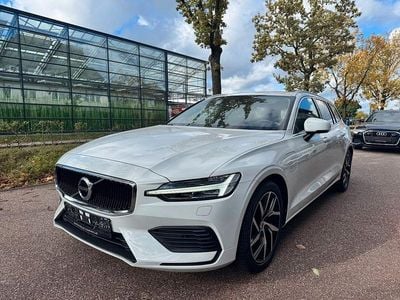 Ice white, solid / solid Gebraucht 2020 Volvo V60 Pro Kombi | 27.950 € (Guter Preis)