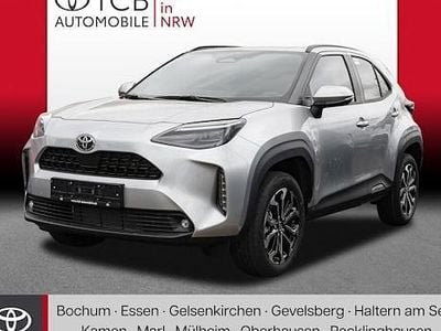 Neu Toyota Yaris Cross 130 PS (95 kW) 2025 Silber SUV