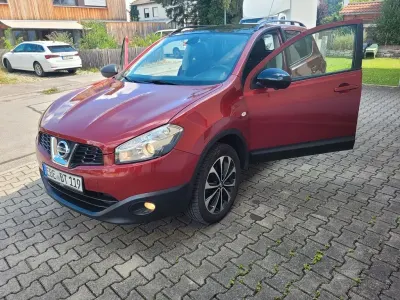 Gebraucht Nissan Qashqai 141 PS (103 kW) 2013 Rot SUV