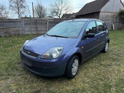 Gebraucht Ford Fiesta 70 PS (51 kW) 2005 Violet Kleinwagen