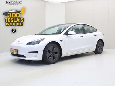 Gebraucht Tesla Model 3 Standard Range 225 kW (306 PS) 2021 Weiß Limousine