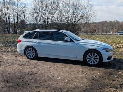 Gebraucht BMW 320 Sport Line 190 PS (139 kW) 2019 Weiß Kombi
