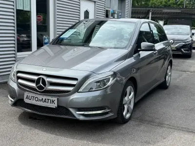 Gebraucht Mercedes B180 109 PS (80 kW) 2013 Grau Van / Kleinbus