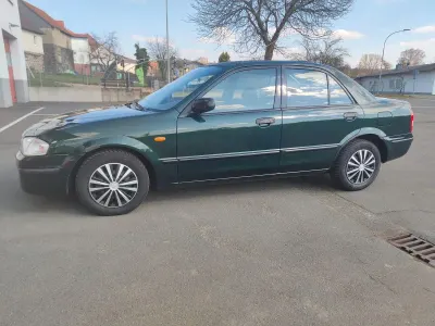 Usata Mazda 323F Edition 88 CV (64 kW) 1998 Verde Berlina