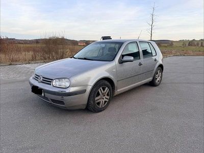 Silber Gebraucht 2002 VW Golf Limousine | 1.550 € (Guter Preis)