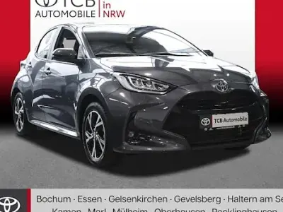 Nuova Toyota Yaris Hybrid 116 CV (85 kW) 2025 Grigio Berlina