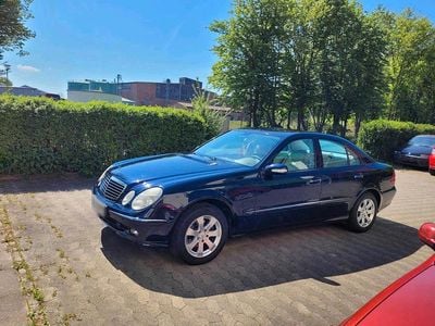 Usata Mercedes E280 200 CV (147 kW) 2006 Blu Berlina