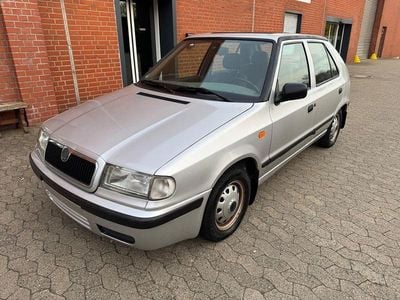 Usata Skoda Felicia 68 CV (50 kW) 2000 Argento Berlina