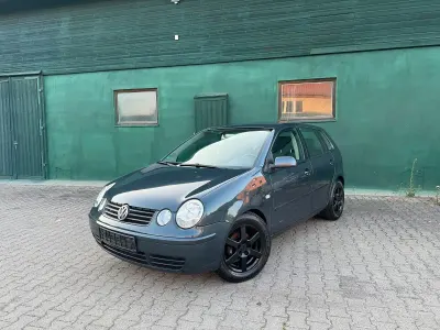 Gebraucht VW Polo 64 PS (47 kW) 2004 Grau Kleinwagen