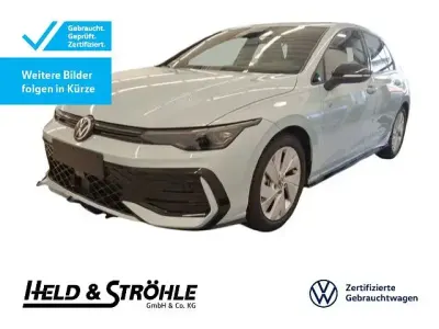 Gebraucht VW Golf VIII R-line 150 PS (110 kW) 2025 Crystal ice blue metallic Limousine