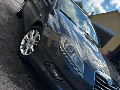 Usata Lancia Delta Gold 120 CV (88 kW) 2014 Grigio Utilitaria