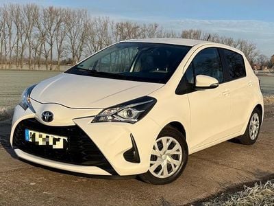 Gebraucht Toyota Yaris 72 PS (52 kW) 2020 Weiß Kleinwagen