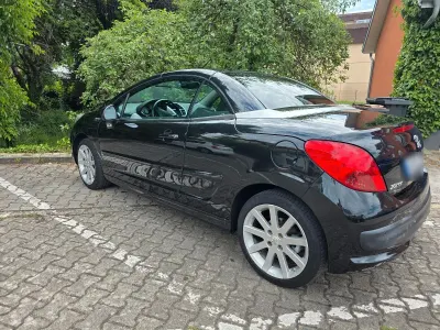 Gebraucht Peugeot 207 CC Roland Garros 120 PS (88 kW) 2009 Schwarz Cabrio