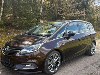 Begagnad Opel Zafira Business Edition 200 HK (147 kW) 2016 Brun Minibuss