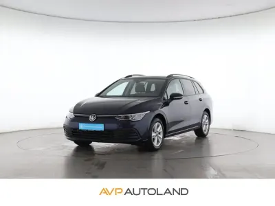 Gebraucht VW Golf VIII Life 150 PS (110 kW) 2021 Atlantik blue (metallic) Kombi