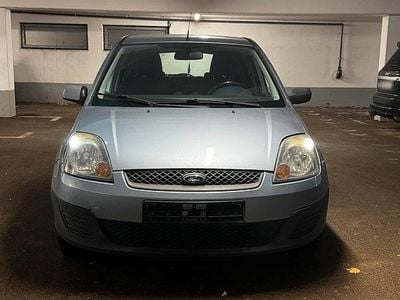 Gebraucht Ford Fiesta 60 PS (44 kW) 2005 Blau Kleinwagen