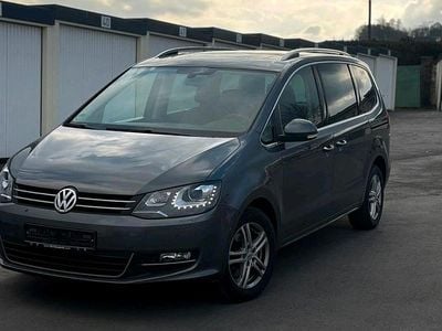 Second-hand VW Sharan 140 CP (102 kW) 2011 Gri Monovolum