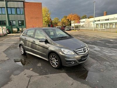 Mercedes B200