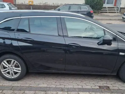 Gebraucht Opel Astra 136 PS (100 kW) 2019 Schwarz Kombi