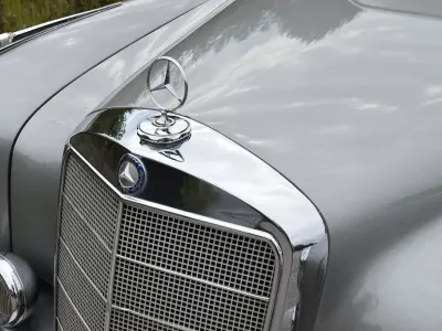 Gebraucht Mercedes 220 106 PS (77 kW) 1959 Silber Limousine