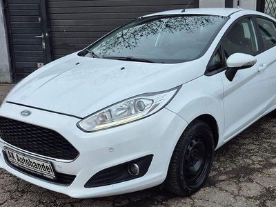 Gebraucht Ford Fiesta Celebration 95 PS (69 kW) 2016 Weiß Limousine