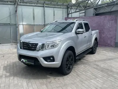 Gebraucht Nissan Navara Tekna 190 PS (139 kW) 2018 Silber Pickup