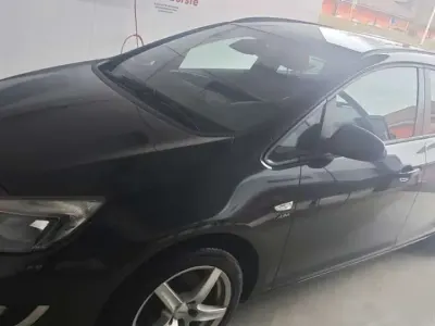 Gebraucht Opel Astra Active 135 PS (99 kW) 2013 Kombi