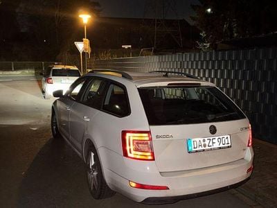 Gebraucht Skoda Octavia Elegance 105 PS (77 kW) 2013 Weiß Kombi