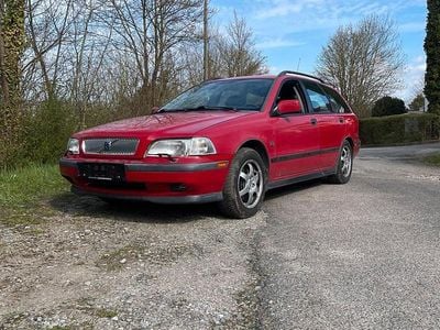 Second-hand Volvo V40 163 CP (119 kW) 1999 Roșu Break