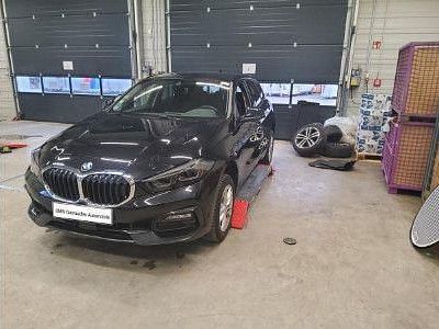Gebraucht BMW 118 Sport Line 150 PS (110 kW) 2022 Black sapphire metallic Kleinwagen