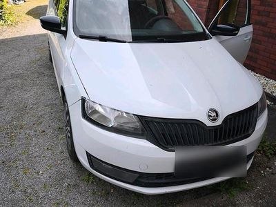 Gebraucht Skoda Rapid 90 PS (66 kW) 2015 Weiß Kleinwagen