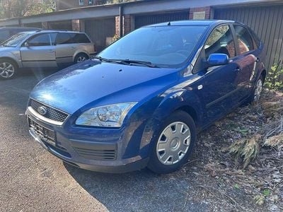 Begagnad Ford Focus Fun X 101 HK (74 kW) 2006 Blå Sedan