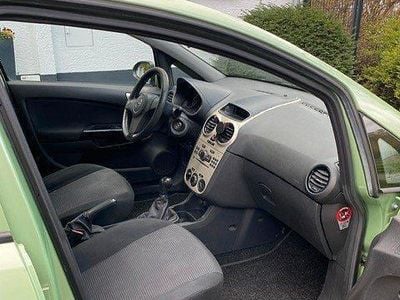 Gebraucht Opel Corsa 80 PS (58 kW) 2009 Grün Kleinwagen