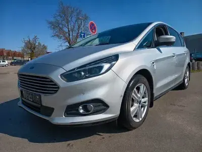 Gebraucht Ford S-MAX Titanium 180 PS (132 kW) 2016 Silber Van / Kleinbus